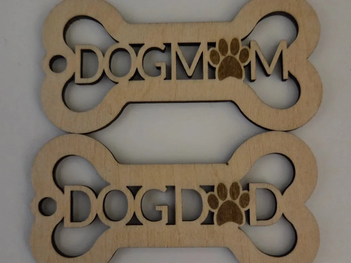 [Laser cut and engrave] DOGMUM DOGDAD BONE SHAPED KEYRING