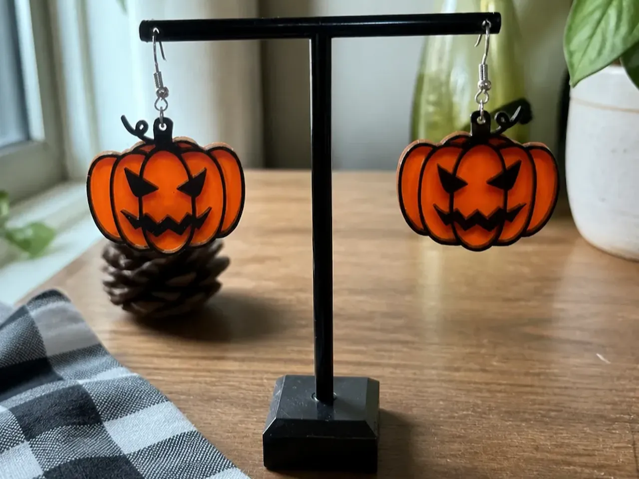 [Laser cut and engrave] Jack-o'-lantern pumpkin dangle earrings for Halloween