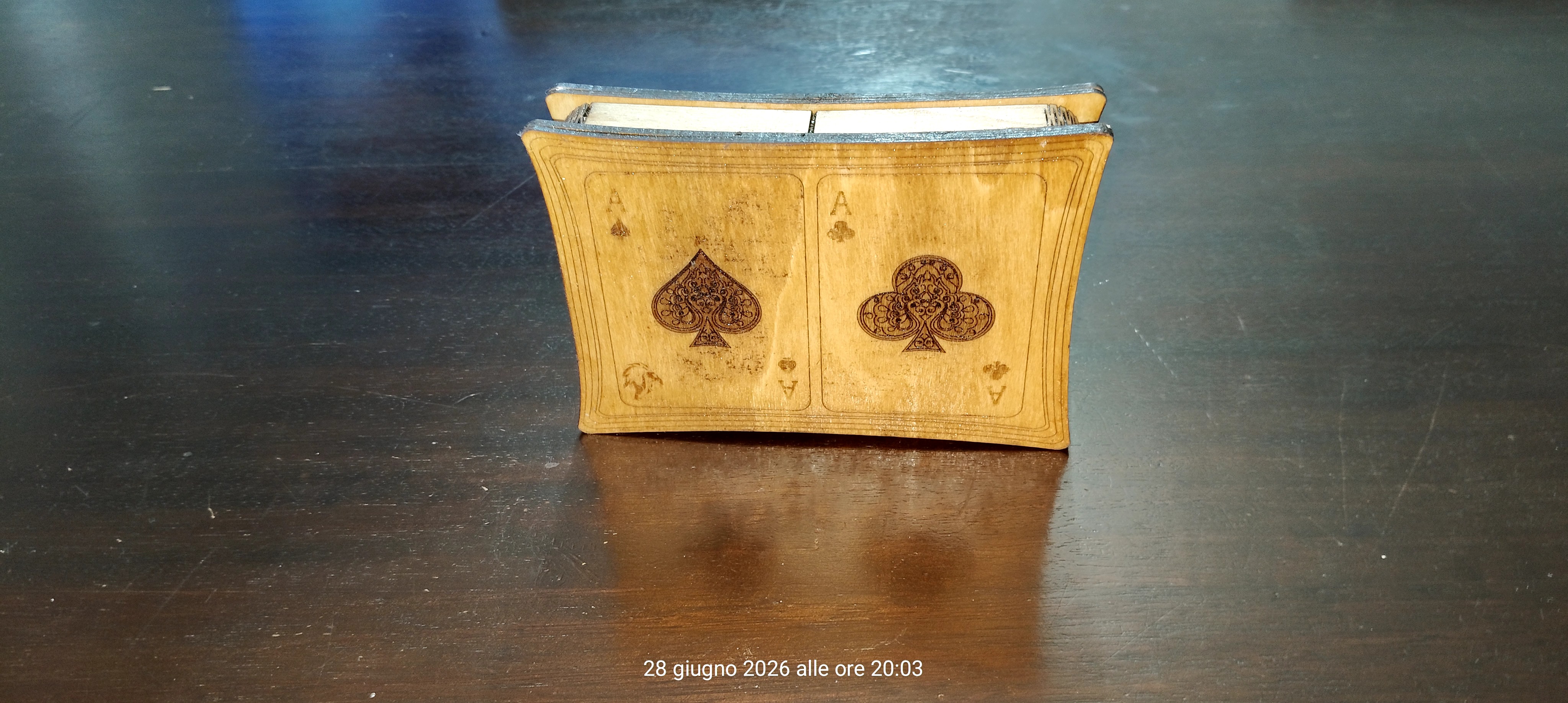 [Laser cut and engrave] Scatola in legno per due mazzi di carte da gioco