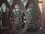 [Laser cut and engrave] Boucles d'oreilles pendantes noires en forme de goutte avec motif de toile d'araignée