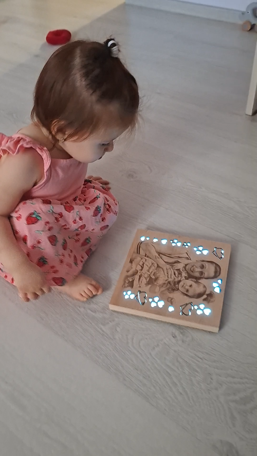 [Laser cut and engrave] Illuminated wooden portrait plaque with heart cutouts