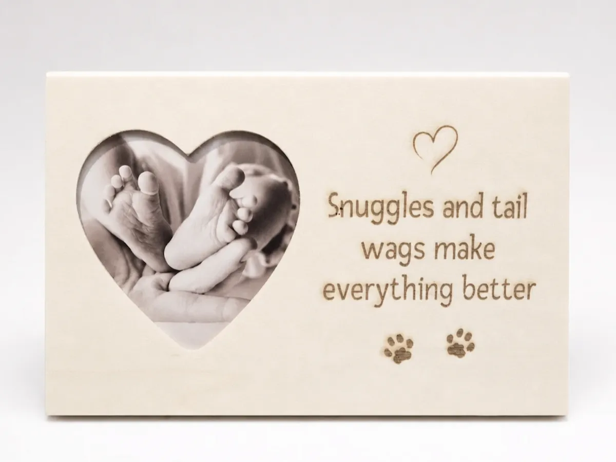 [Laser cut and engrave] Heart Shaped Photo Frame with Snuggles and Tail Wags Quote