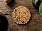 [Laser cut and engrave] Runder Korkuntersetzer mit Spruch #024