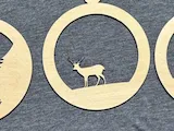[Laser cut and engrave] Circular Wooden Wall Hanging Featuring a Deer in a Forest Scene