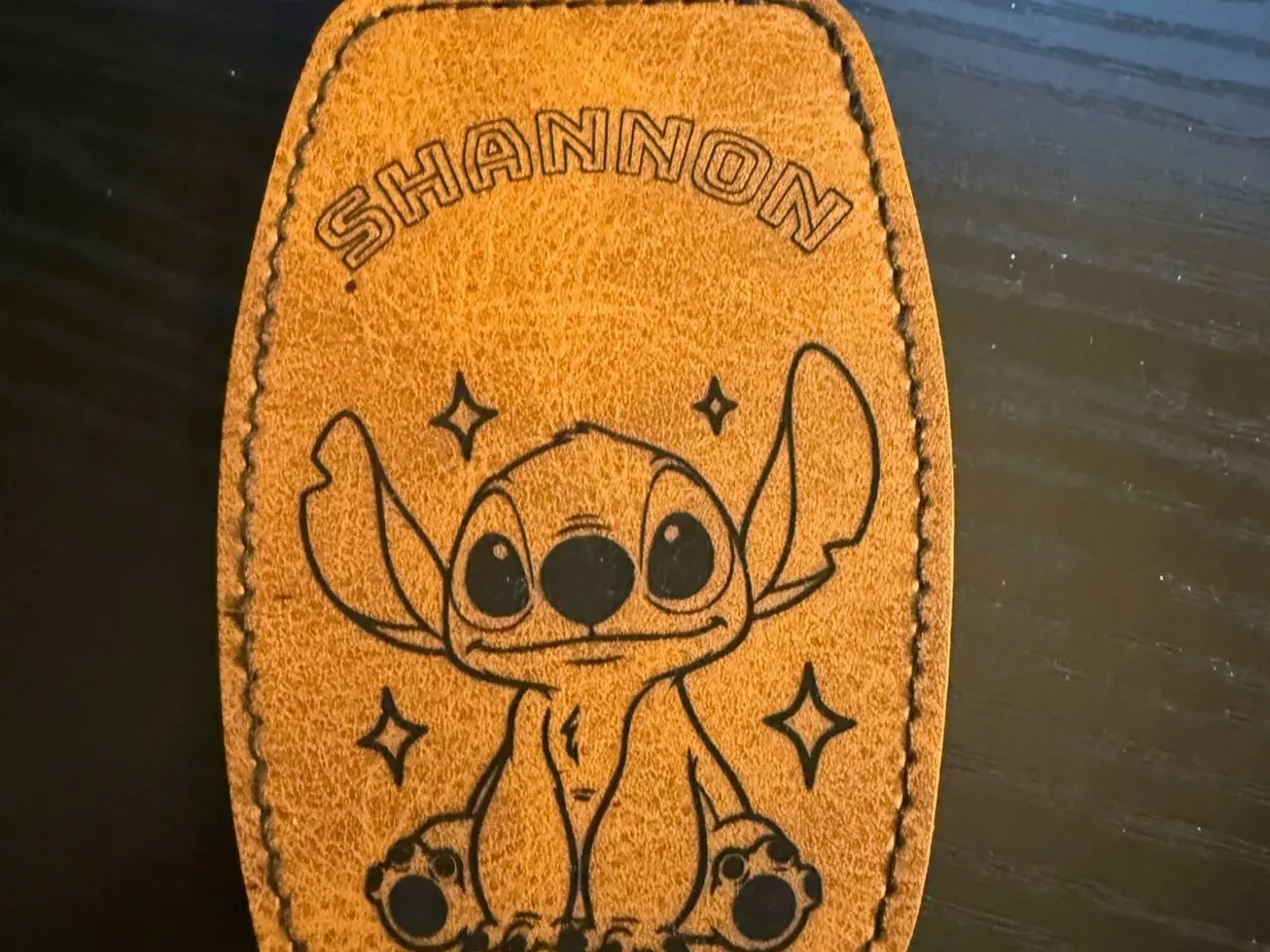 [Laser cut and engrave] Personalized Shannon Leather Keychain with Stitch Character