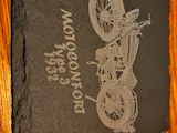 [Laser cut and engrave] Sous-verre en ardoise avec illustration de moto ancienne Motoconfort Type 3