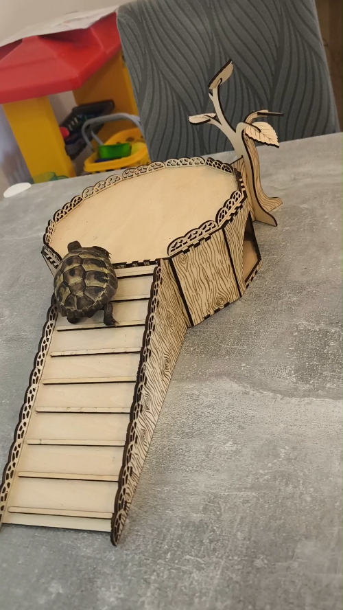 [Laser cut and engrave] Tortoise house with Ramp and Hideout