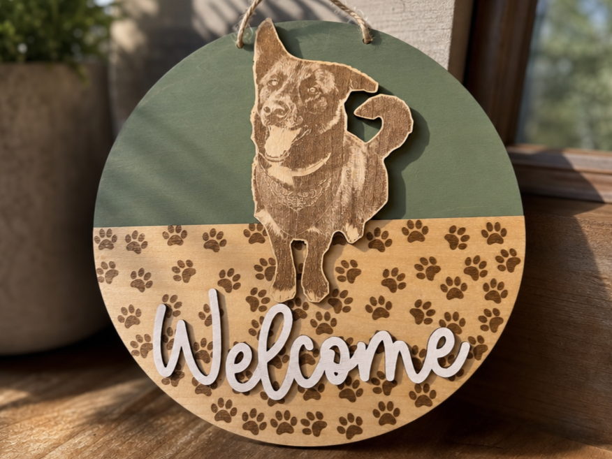 Round Welcome Sign with Dog Portrait and Paw Print Pattern laser engraved pet portrait idea