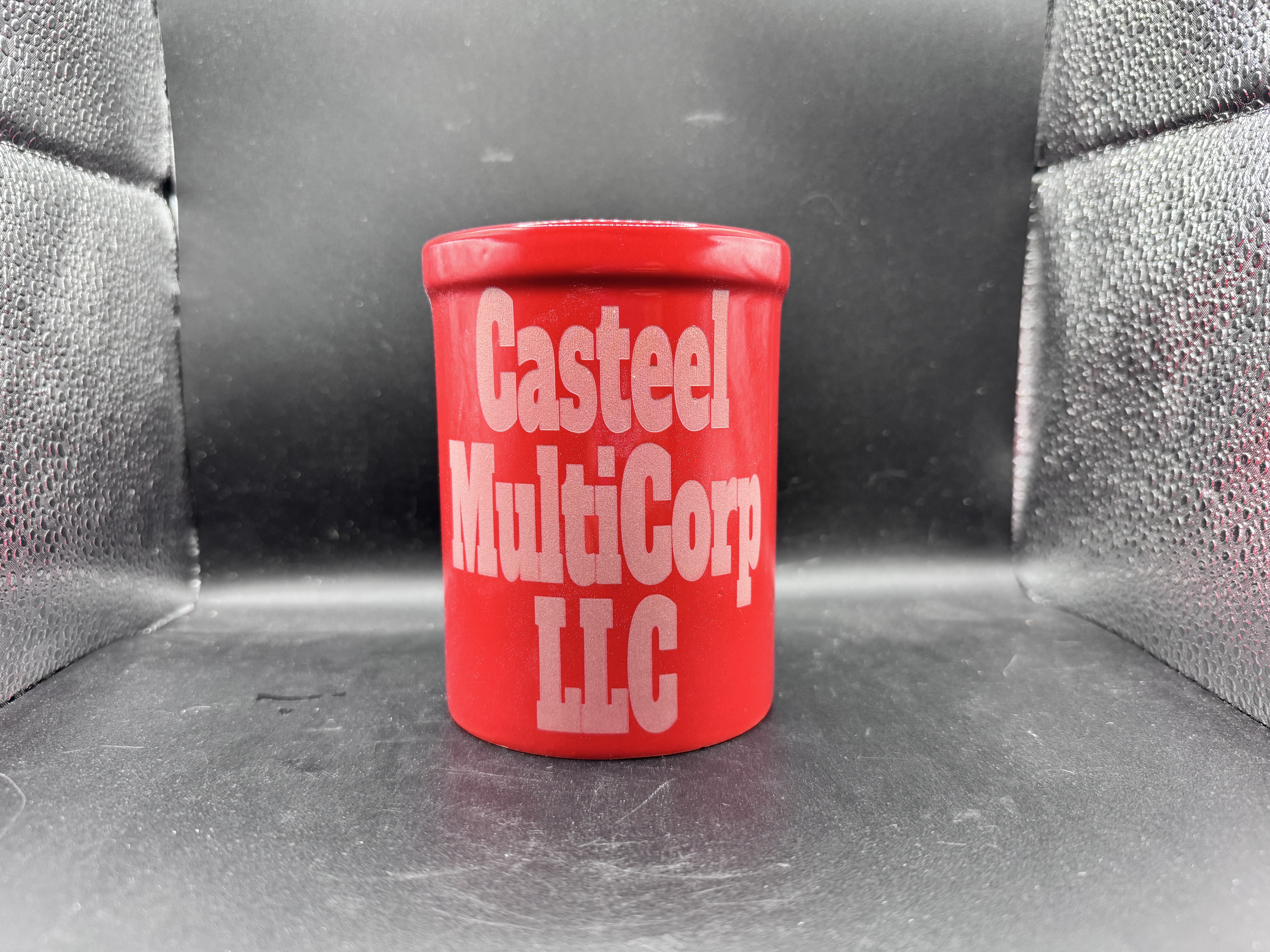 [Laser cut and engrave] Red ceramic coffee mug with white text