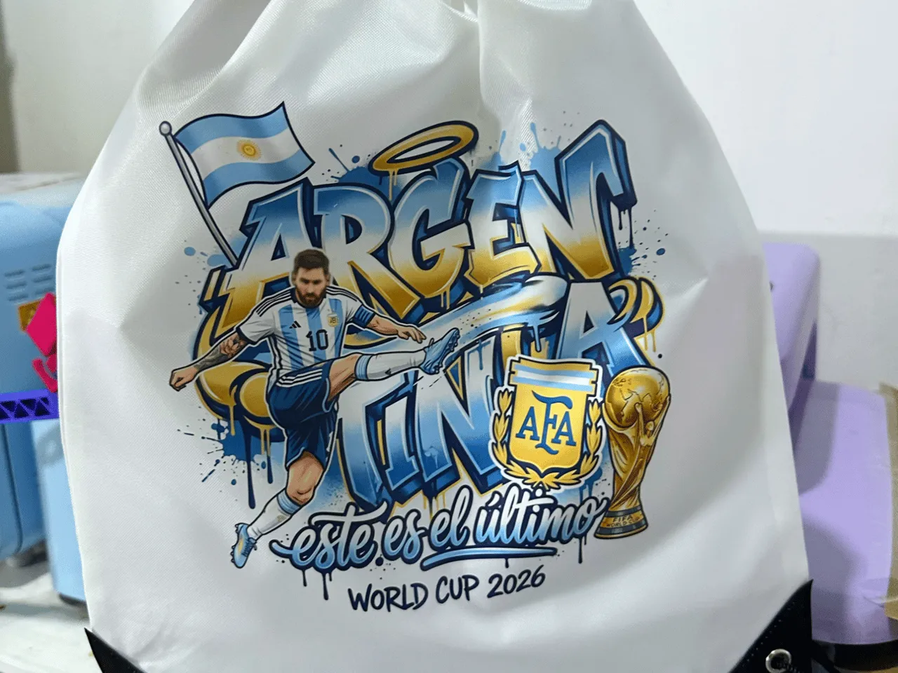 [DTF Printing,Laser cut and engrave] Mochila saco blanca con estampado de Lionel Messi y la selección argentina