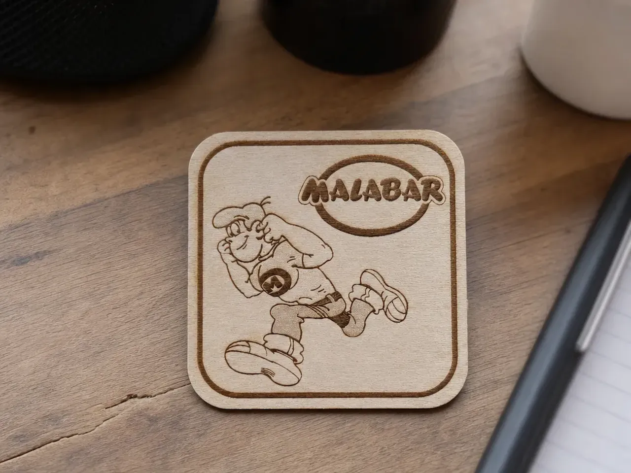 [Laser cut and engrave] Sous-verre en bois avec illustration du personnage Malabar