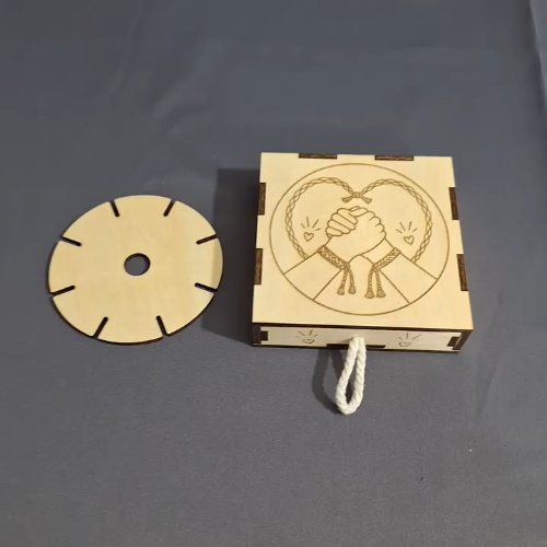 [Laser cut and engrave] Boîte de rangement pour bracelets d'amitié avec disque de tressage kumihimo