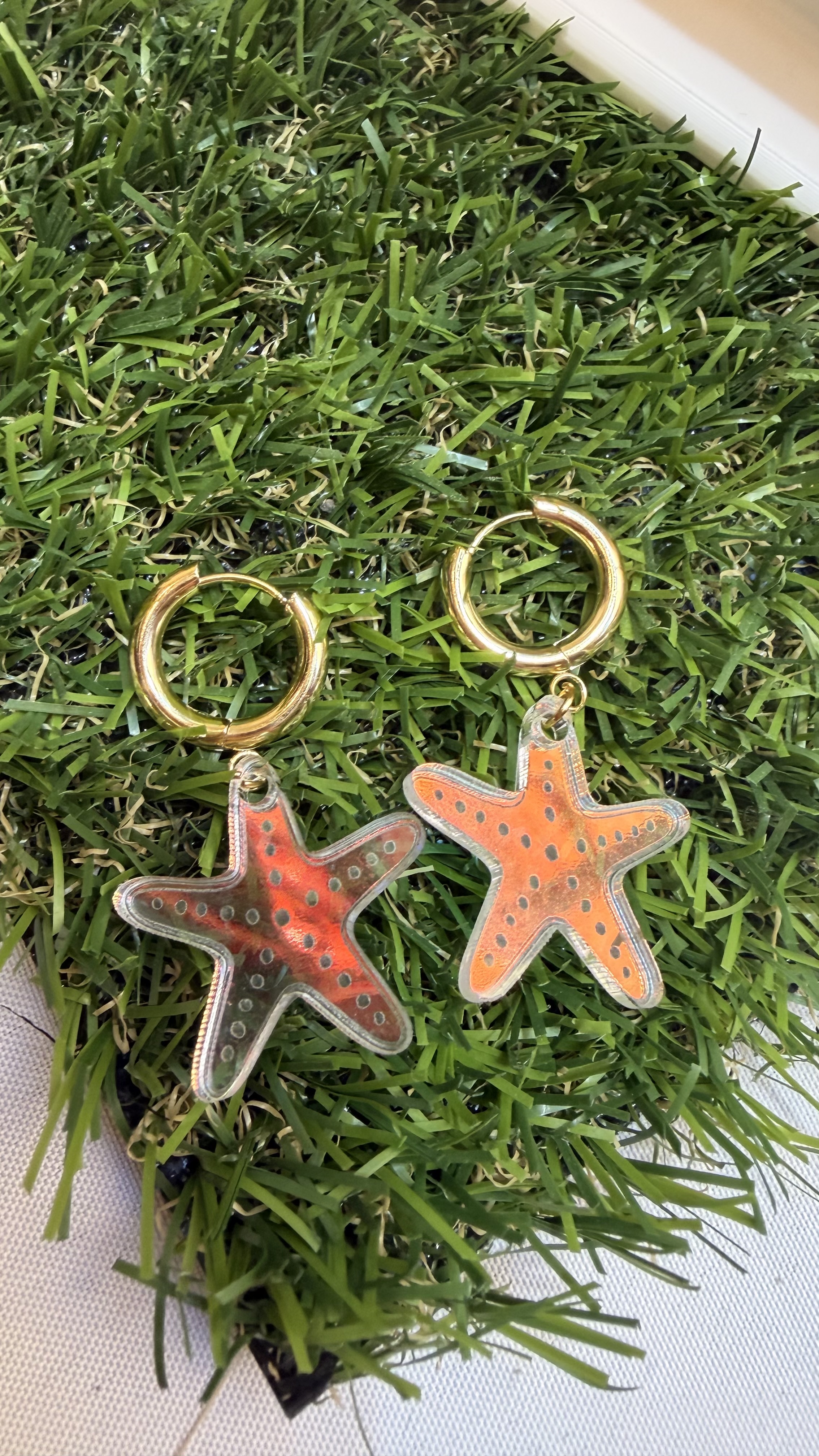 [Laser cut and engrave] Pendientes de aro con colgantes de estrella de mar naranja