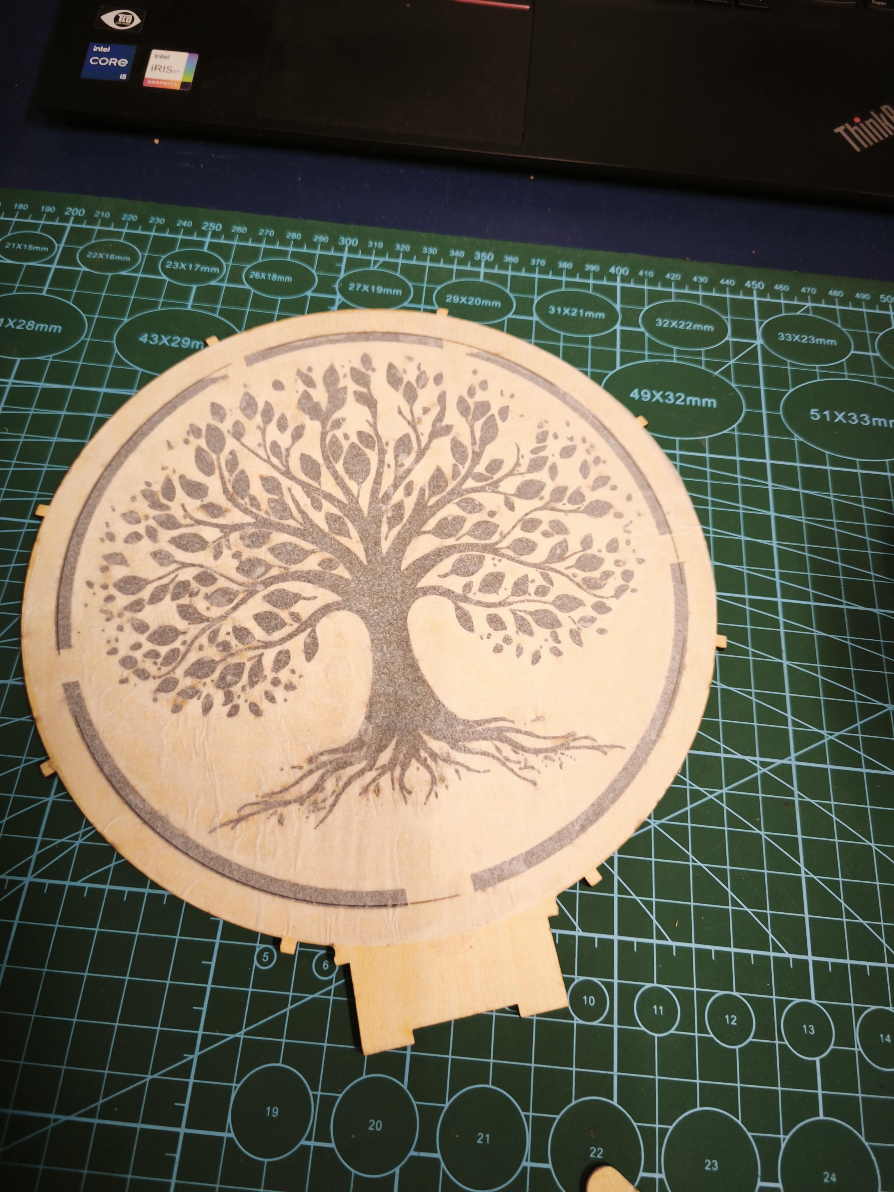 Illuminated Tree of Life Circular Table Lamp instruction: step 1 - 