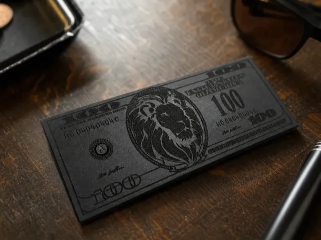 Lion 100 Dollar Bill Comb