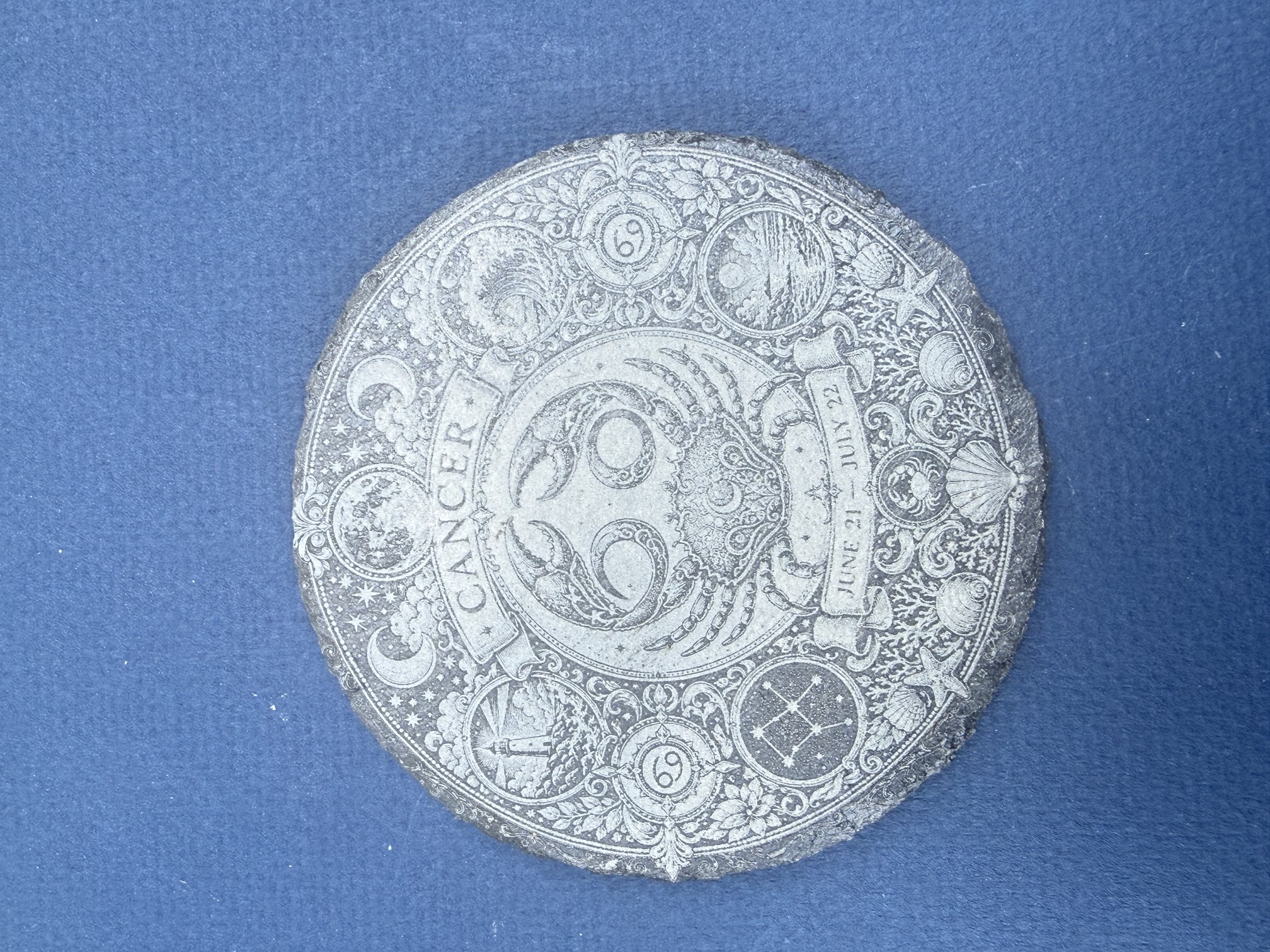 [Laser cut and engrave] Cancer Zodiac Sign Round Slate Coaster with Crab Motif
