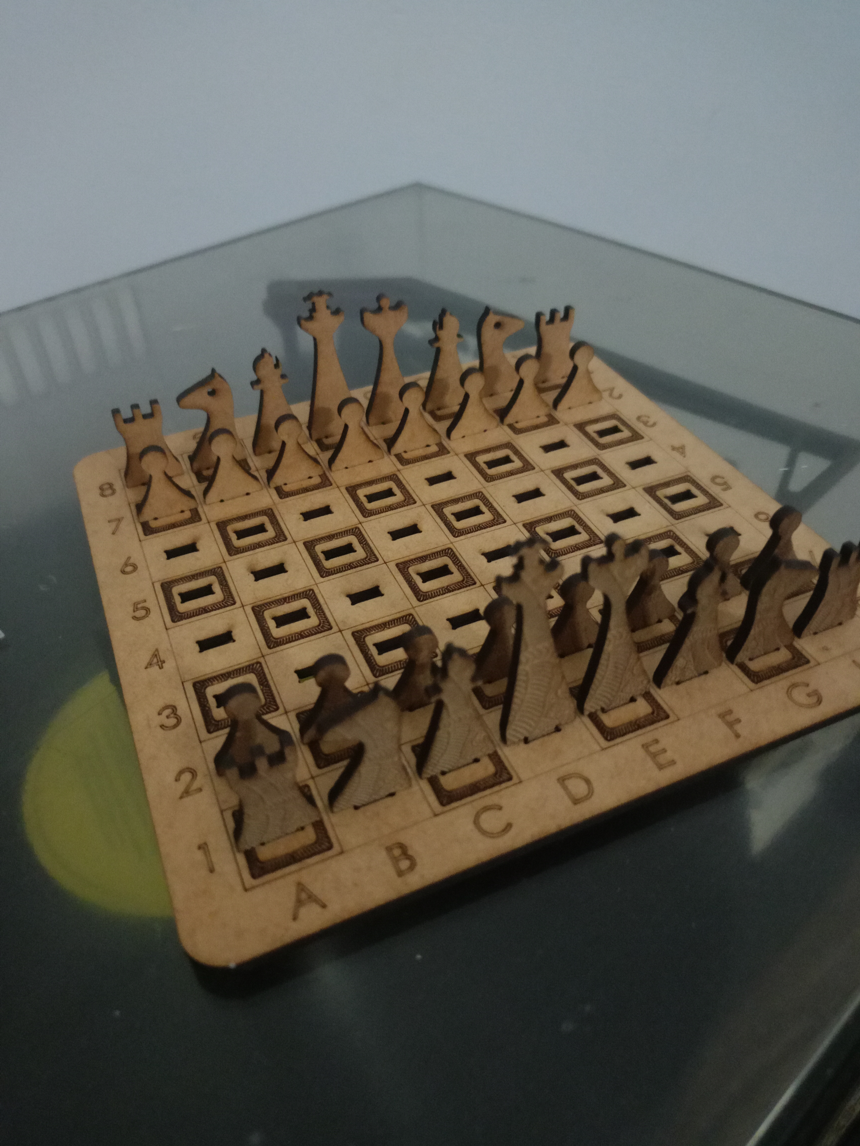 [Laser cut and engrave] Juego de ajedrez de madera con piezas minimalistas
