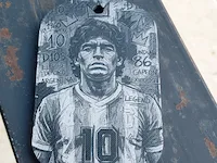 [Laser cut and engrave] Targhetta commemorativa con ritratto di Diego Armando Maradona