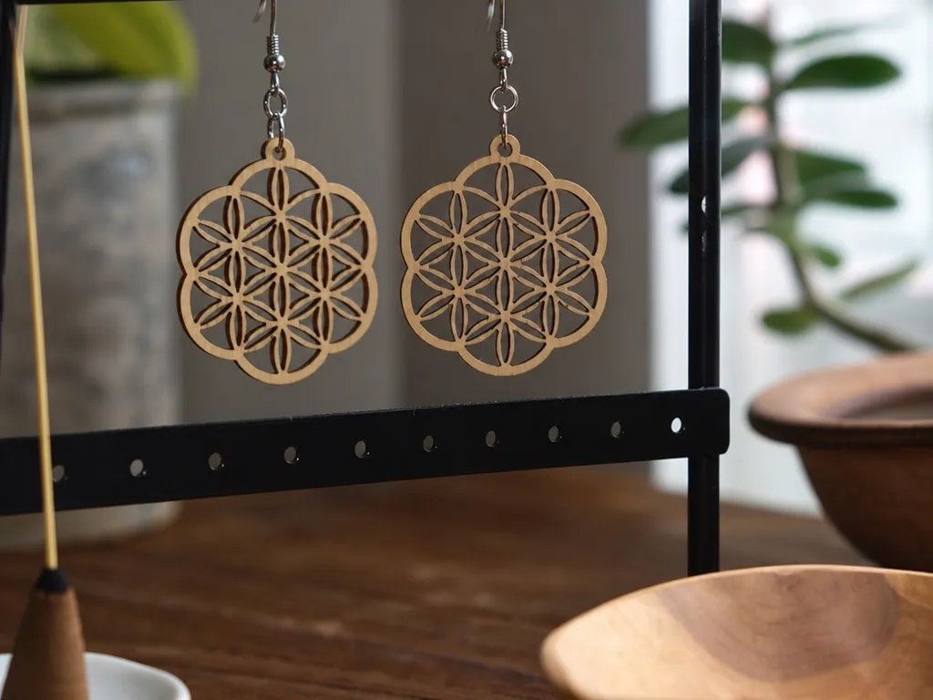 Boucles d'oreilles en bois motif fleur de vie