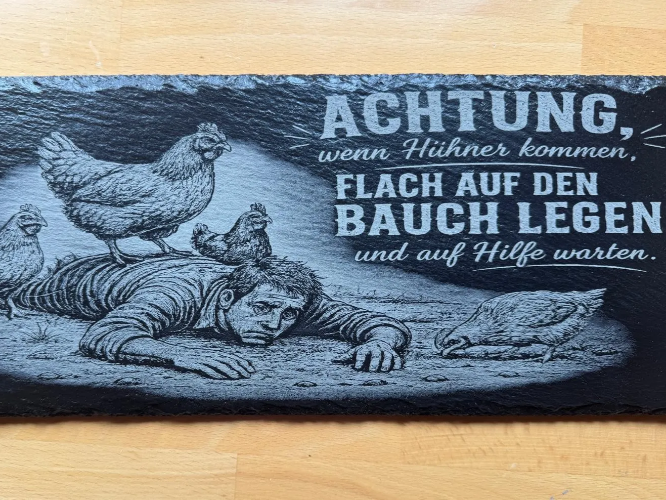 Warnschild vor Hühner