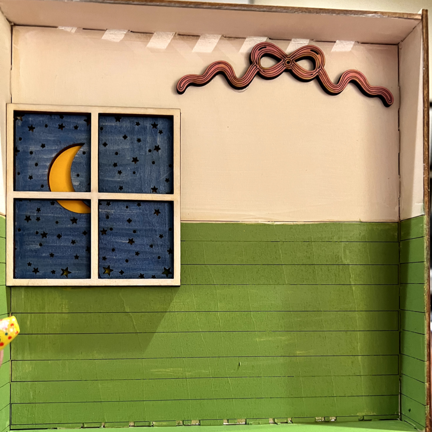 [Laser cut and engrave] Miniature Nursery Room Diorama with Crib and Toys