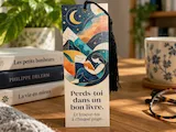 [UV printing] Marque-page illustré avec citation littéraire et pompon noir