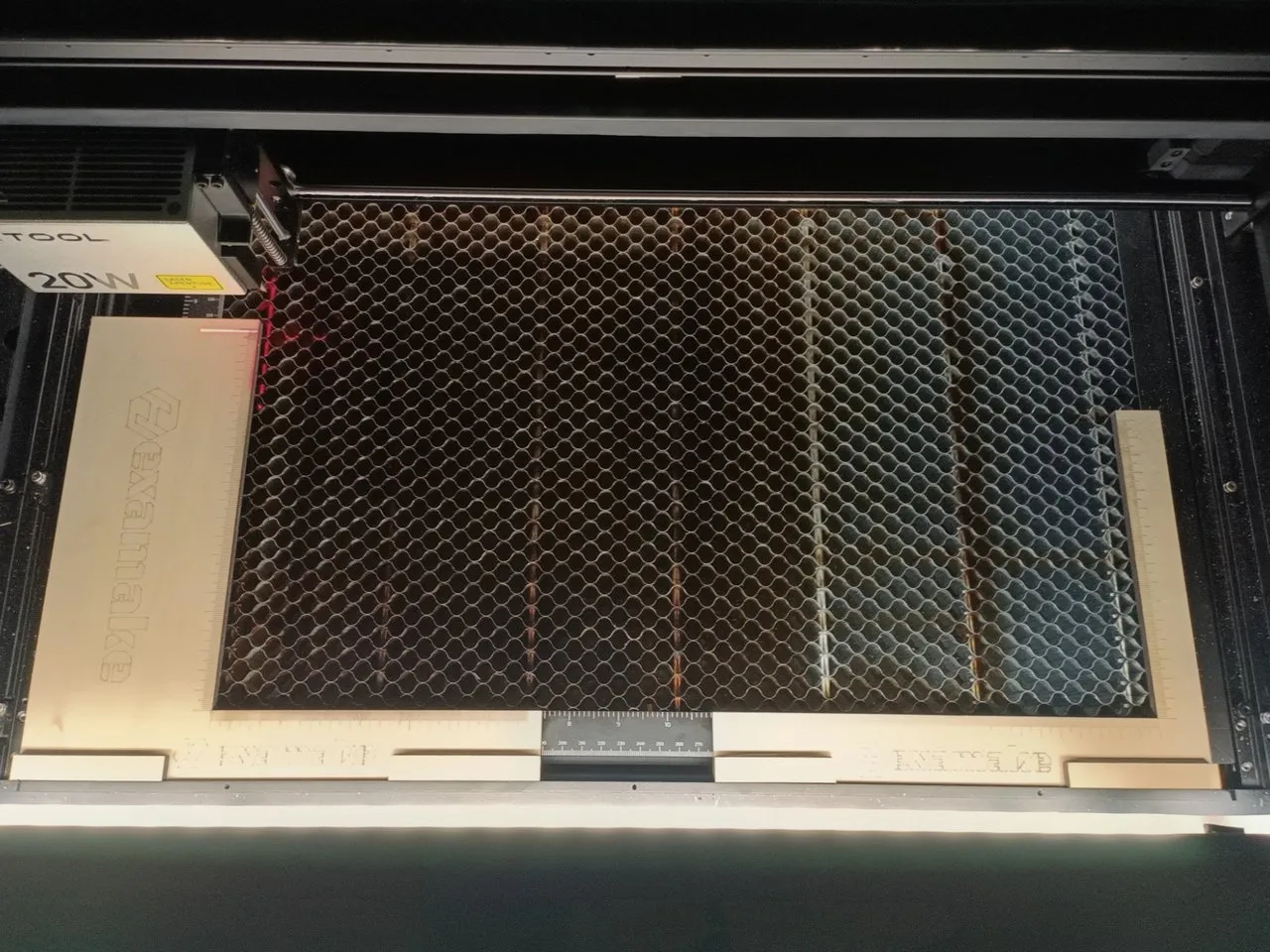 [Laser cut and engrave] Honeycomb and part positioning jig