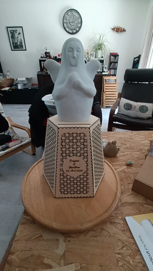 [Laser cut and engrave] Urne de mariage hexagonale en bois avec prénoms et date