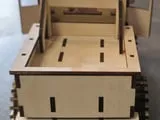 [Laser cut and engrave] Geländewagen Modell aus Holz als Spielzeugauto