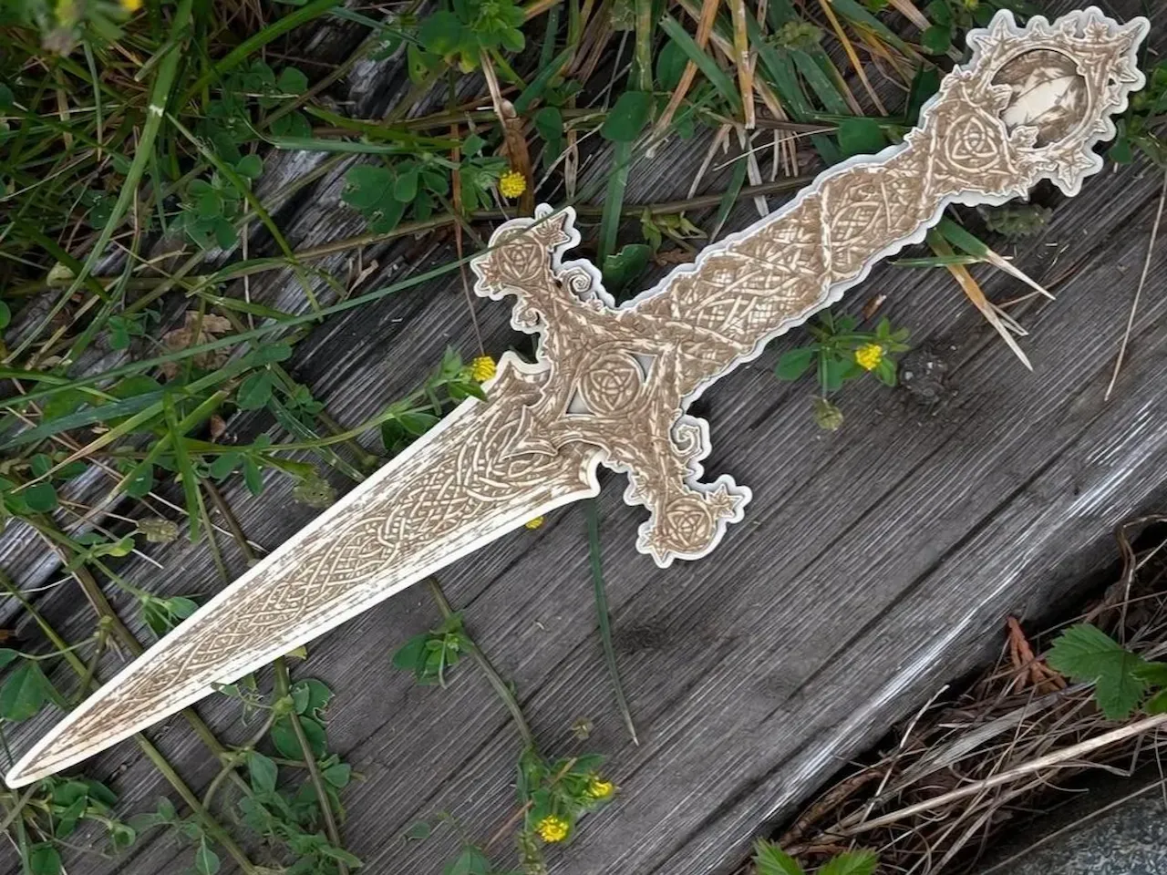 [Laser cut and engrave] Celtic Knotwork Dagger Wall Art with Triquetra Symbols