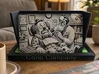 [Laser cut and engrave] Schwarz-Weiß-Bild eines Zahnarztes bei der Behandlung eines Clowns