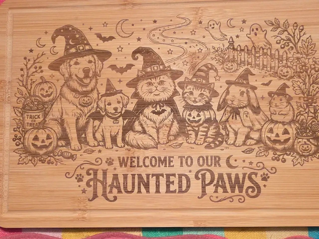 [Laser cut and engrave] Haunted Paws Halloween Bamboo Cutting Board with Pets in Witch Hats