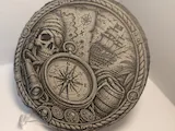 [Laser cut and engrave] Runder Untersetzer mit Piraten Totenkopf Kompass und Schatzkarten Motiv
