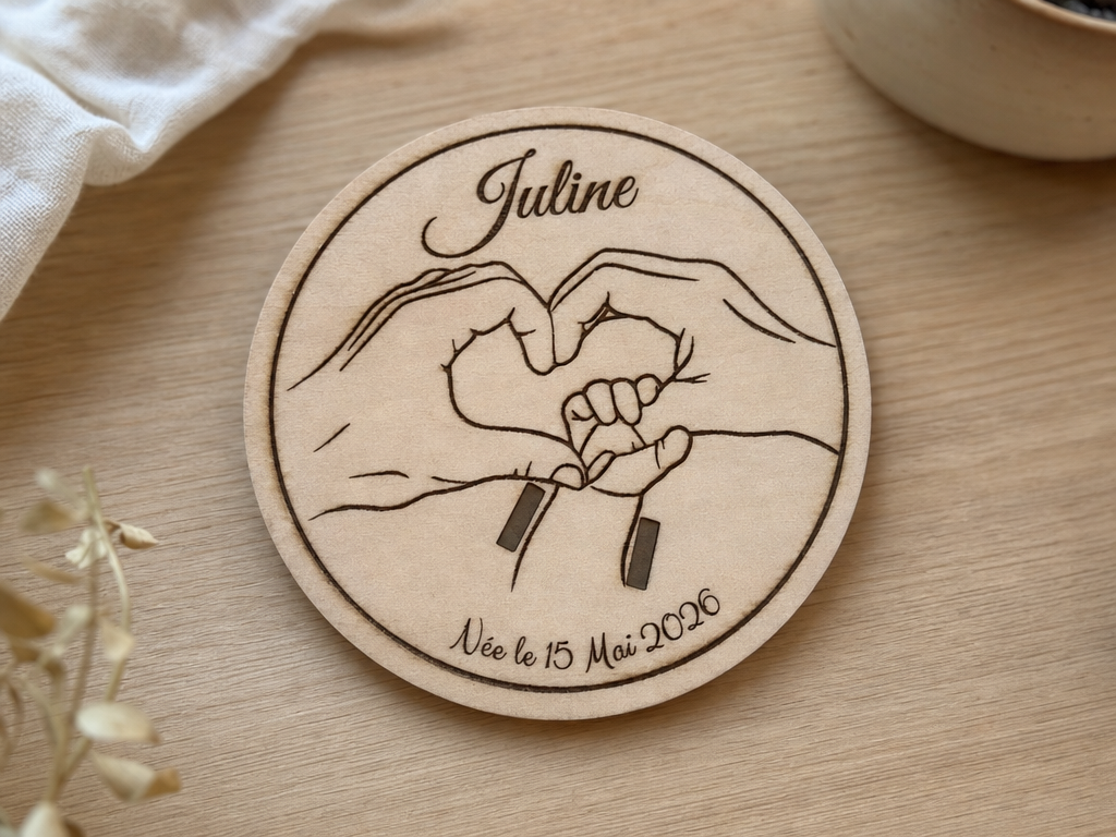 Porte bracelet de naissance personnalisé en bois