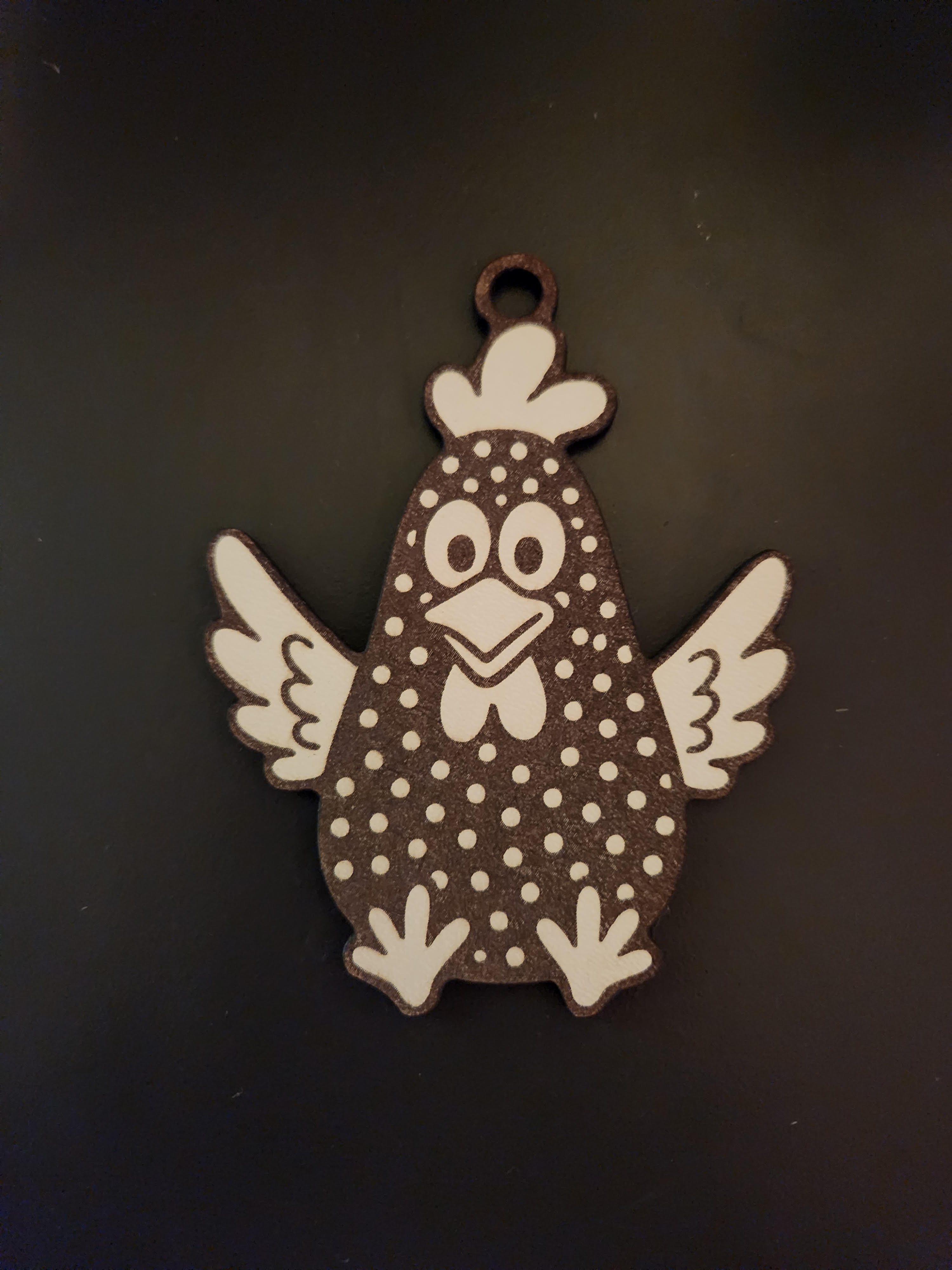 [Laser cut and engrave] Hängender Anhänger in Form eines gepunkteten Huhns für Osterdekoration