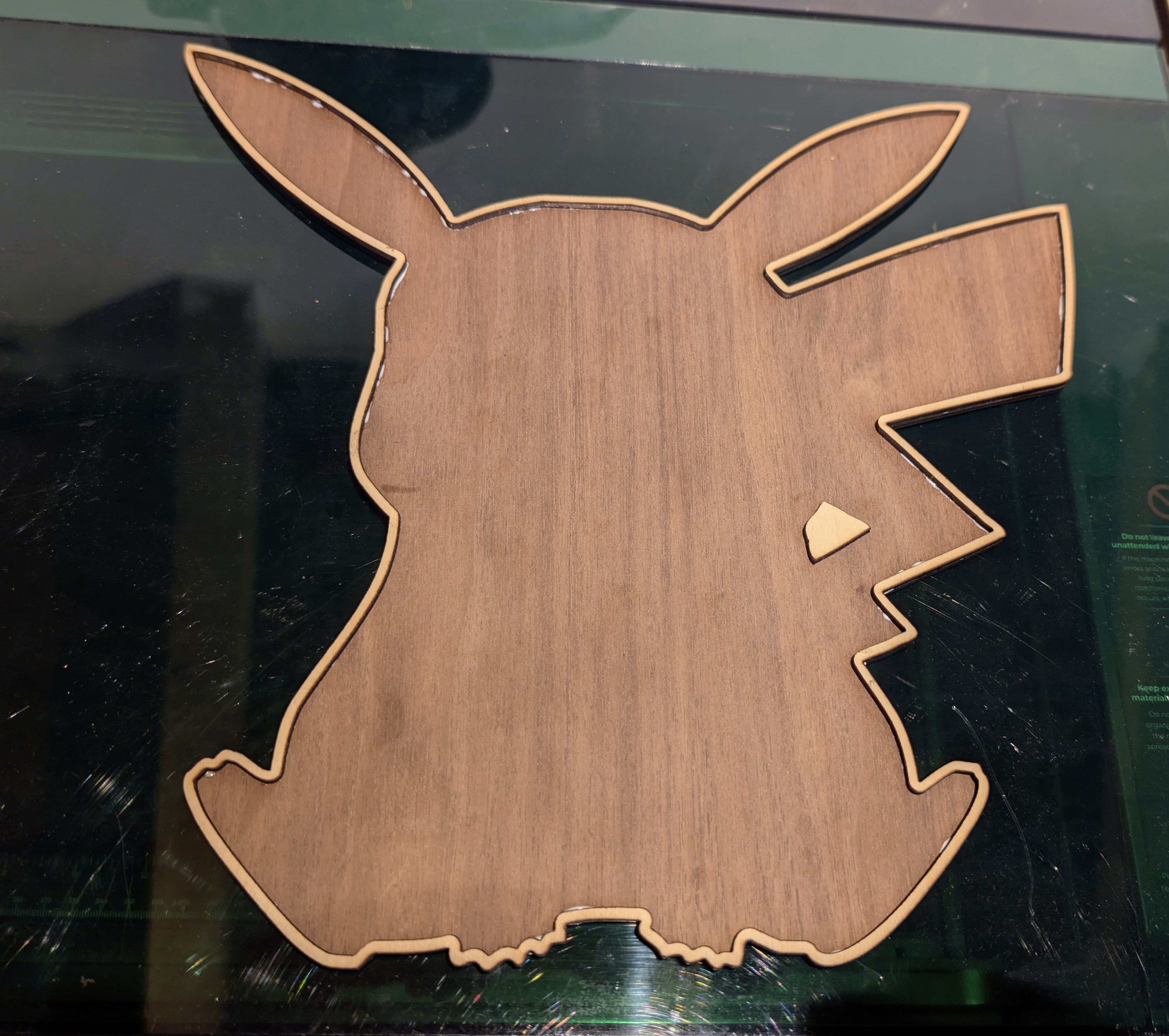 [Laser cut and engrave] Puzzle en bois en forme de tête de Pikachu