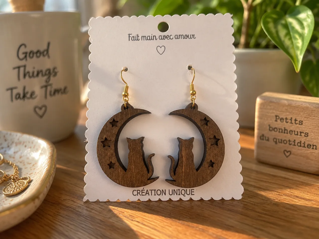 [Laser cut and engrave] Boucles d’oreilles en bois Chat et croissant de lune