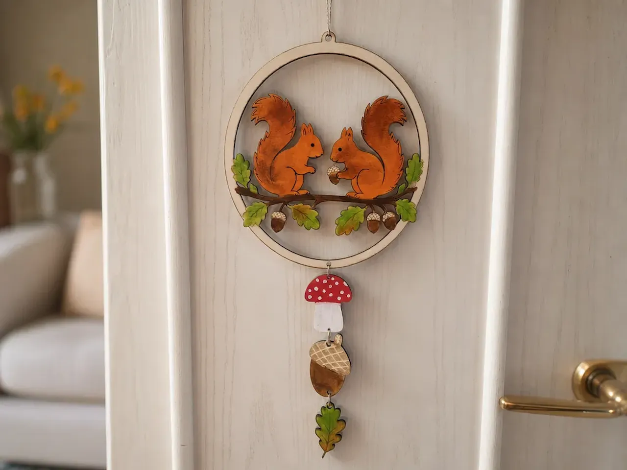 [Laser cut and engrave] Wandbehang mit Eichhörnchen Motiv und herbstlichen Waldsymbolen