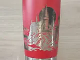 [Laser cut and engrave] Gobelet isotherme rouge avec illustration du château de Poudlard