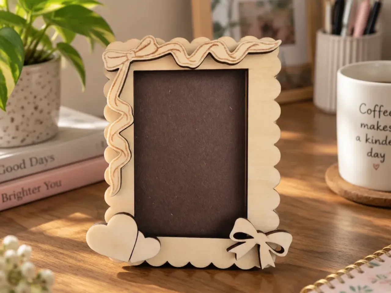 [Laser cut and engrave] Scalloped edge picture frame with heart and ribbon accents