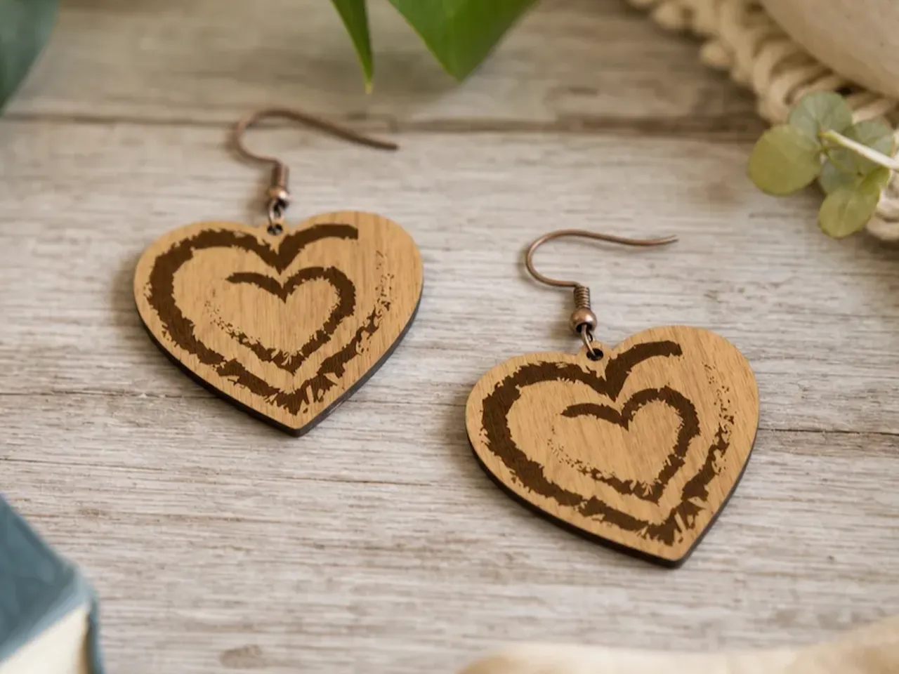 [Laser cut and engrave] Heart Shaped Wooden Dangle Earrings