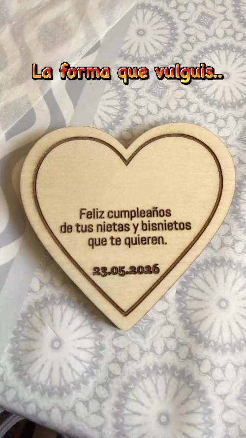 [Laser cut and engrave] Corazón de madera personalizado para abuela con mensaje de cumpleaños