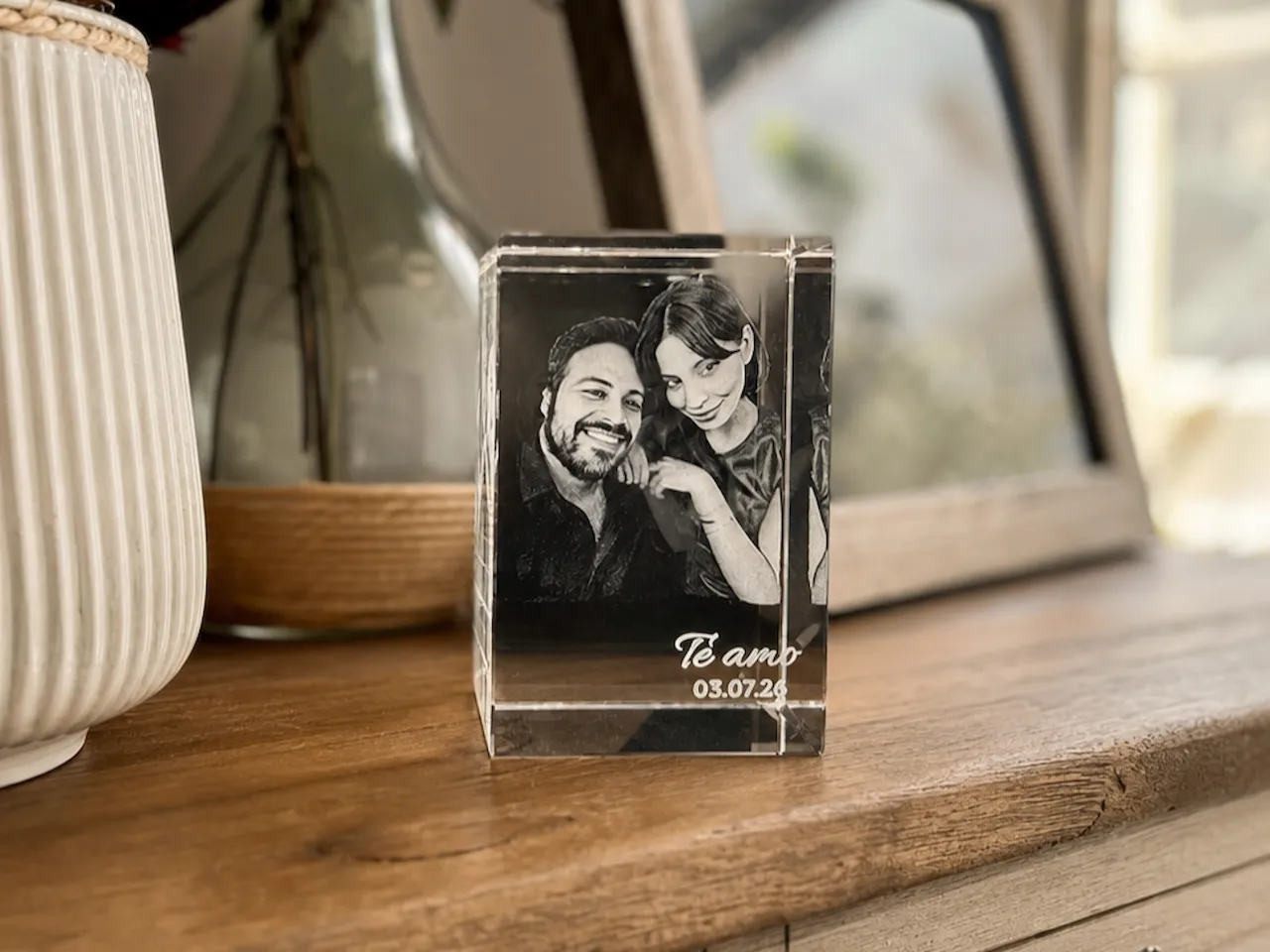 [Laser cut and engrave] Personalized Crystal Block with Couple Portrait and Te Amo Inscription