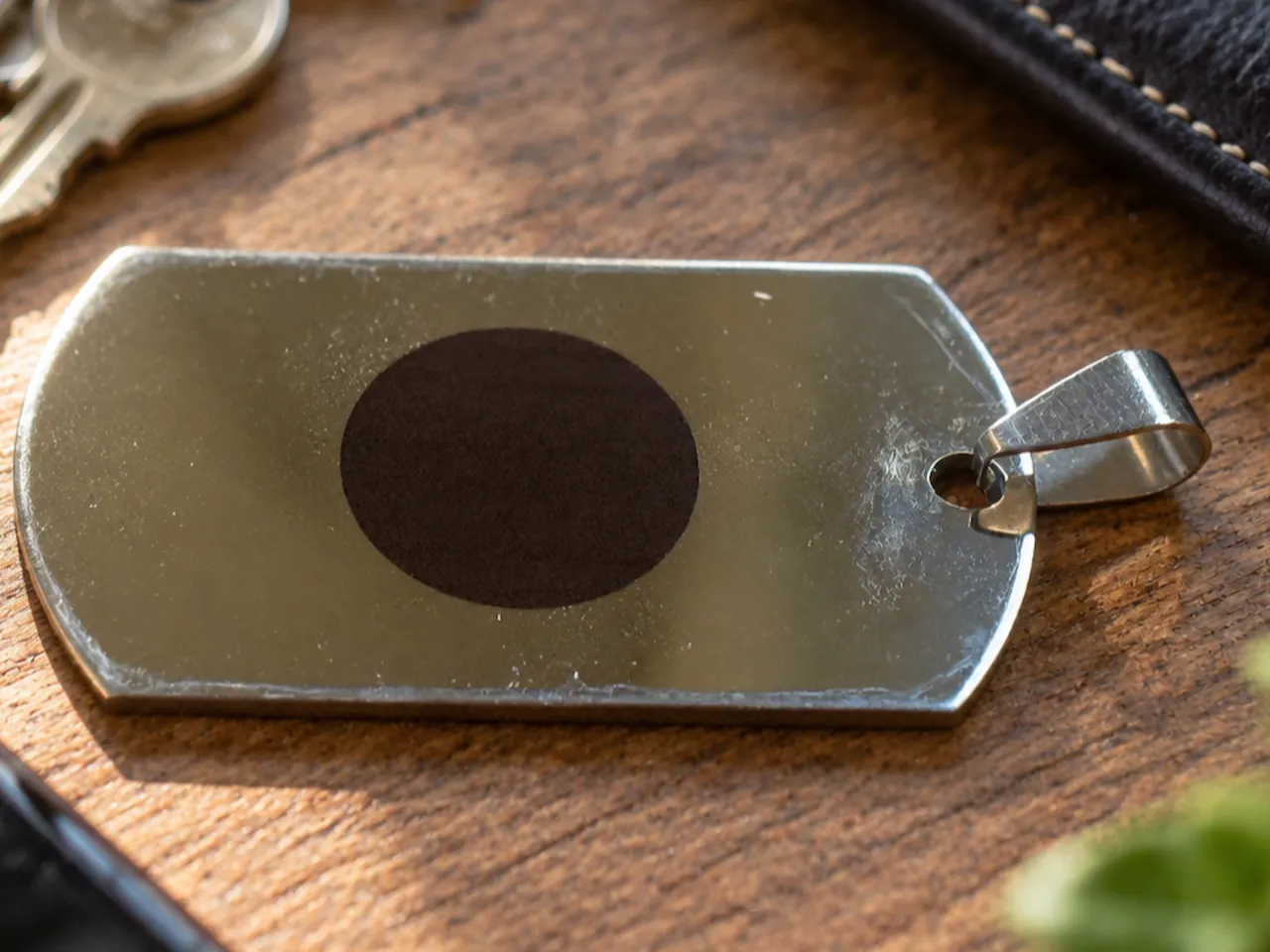 [Laser cut and engrave] Japanese Flag Stainless Steel Coloured Keyring