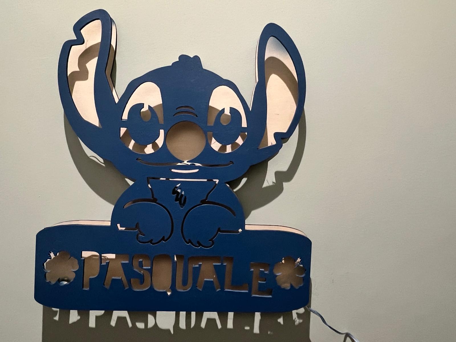 [Laser cut and engrave] Insegna luminosa da parete con personaggio Stitch e nome personalizzato