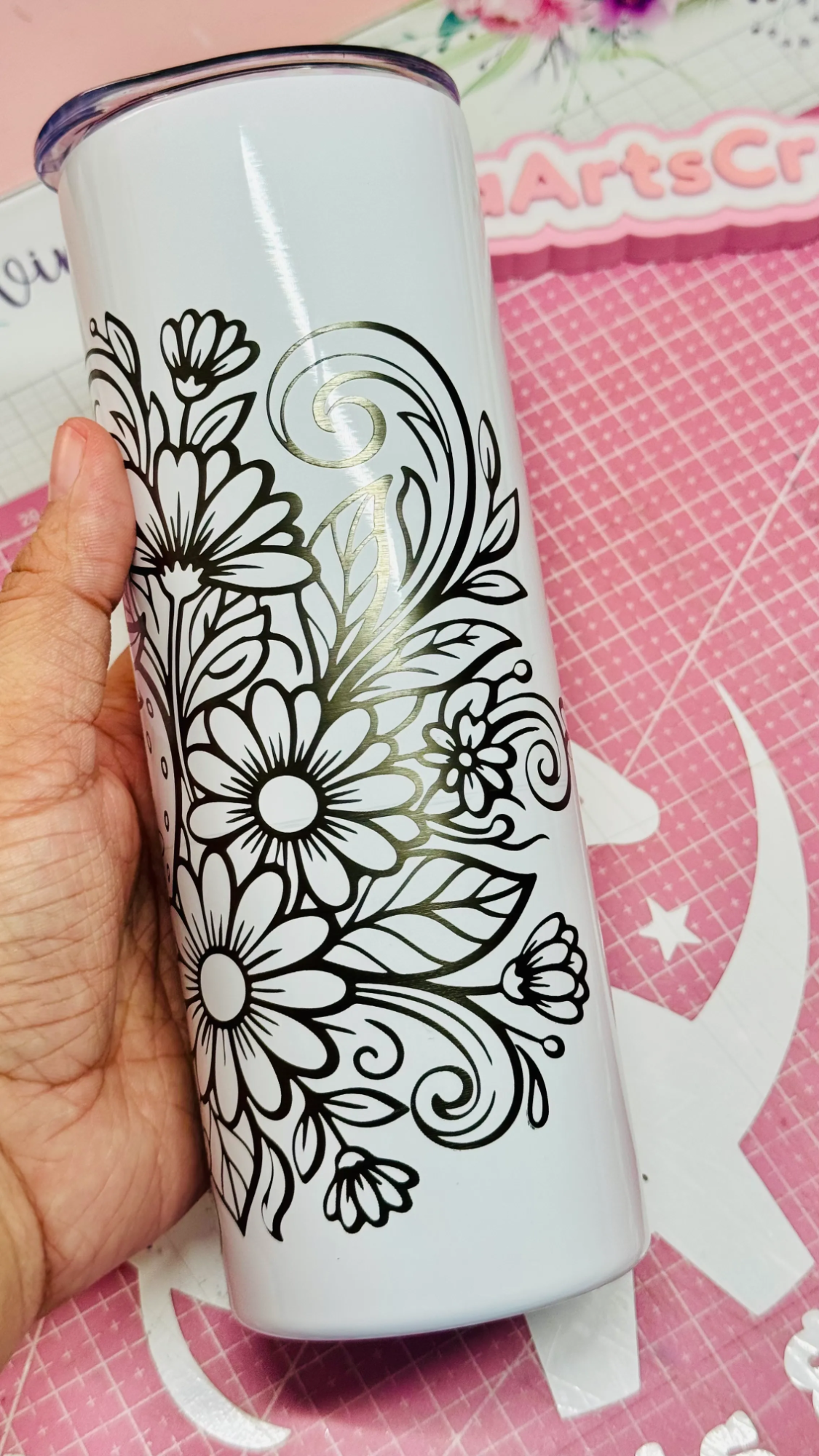 [Laser cut and engrave] Vaso térmico delgado con diseño de fresa y flores para colorear