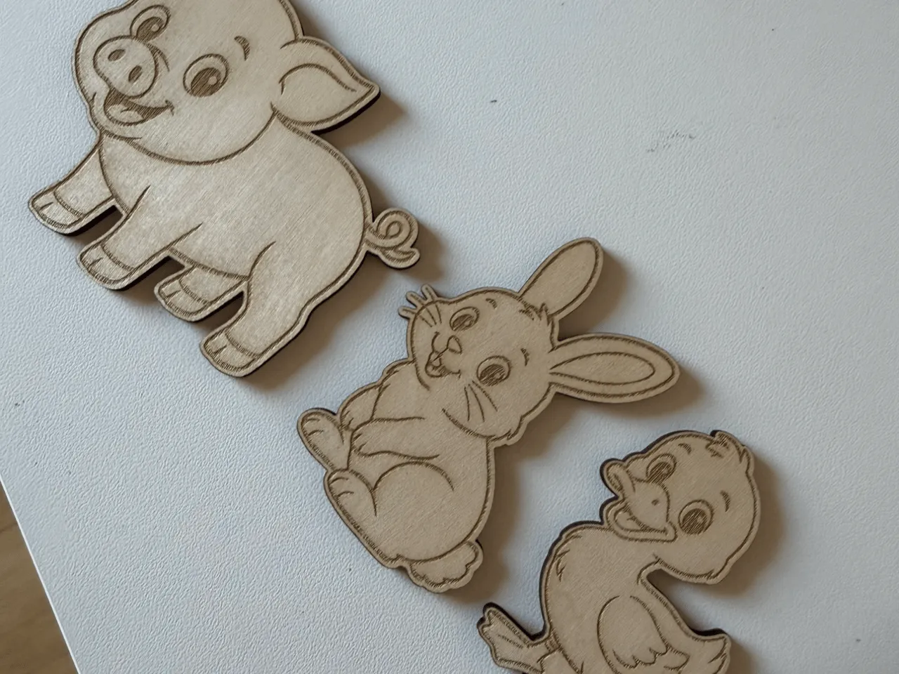 [Laser cut and engrave] Figurines en bois en forme de cochon, lapin et caneton