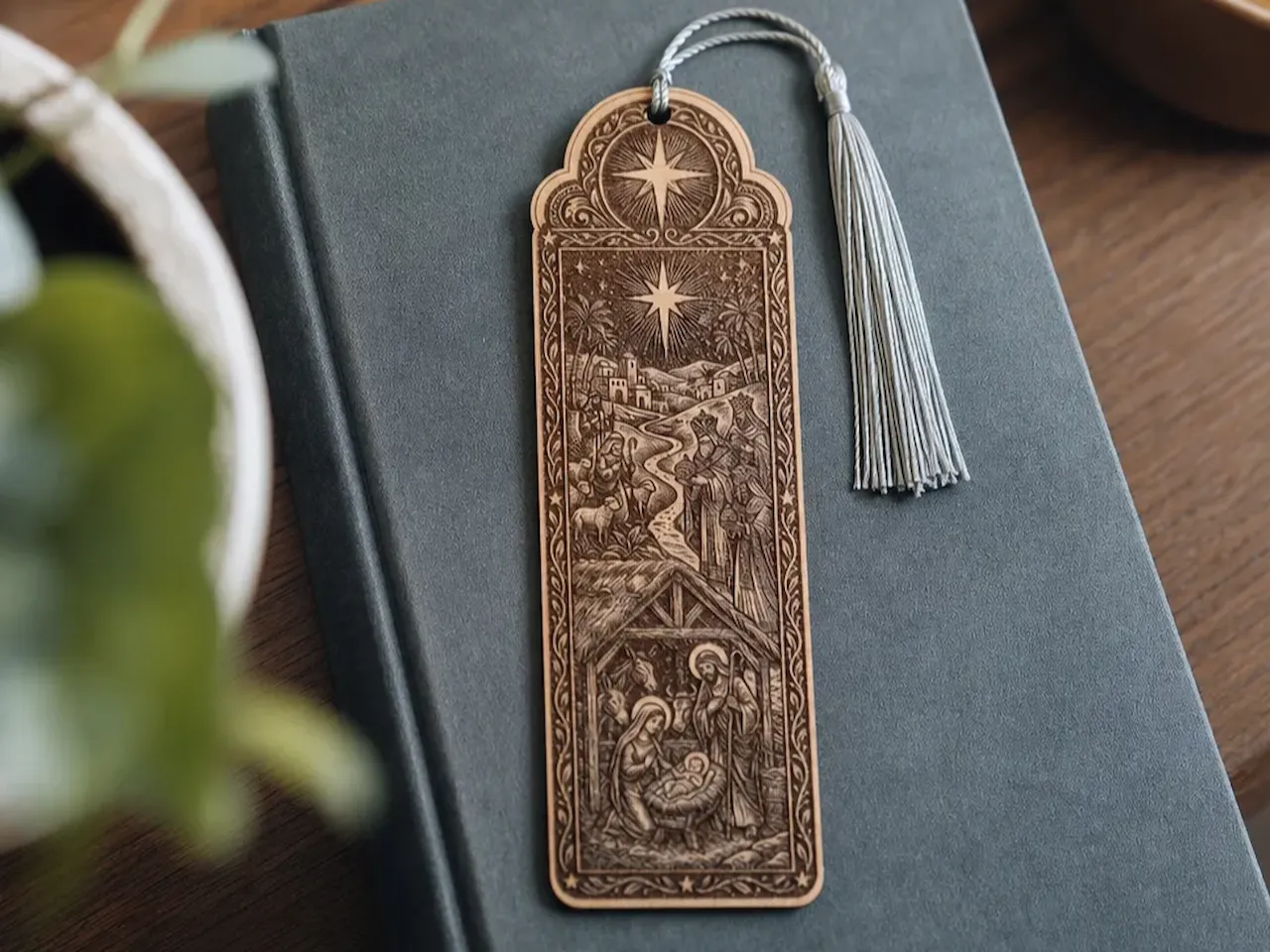 [Laser cut and engrave] Marque-page en bois avec scène de la nativité et étoile de Bethléem