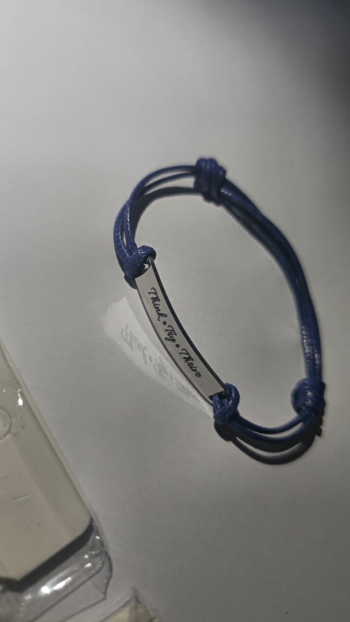 [Laser cut and engrave] Blue Cord Bracelet with Think Try Thrive Inscription