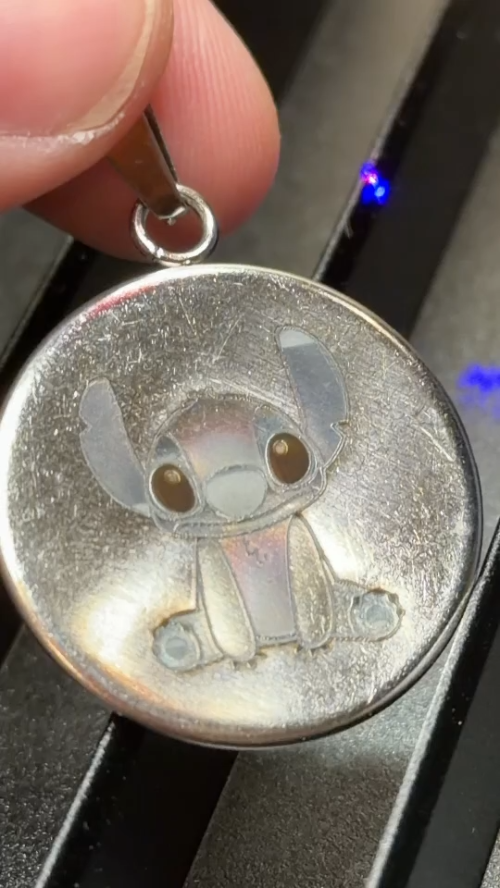 [Laser cut and engrave] Stitch Character Round Pendant Necklace